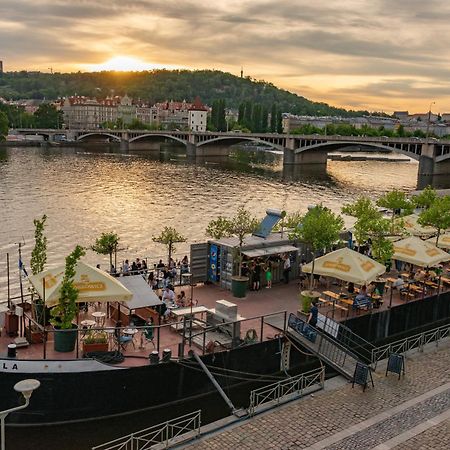 Helen Homestay Vysehrad ปราก ภายนอก รูปภาพ