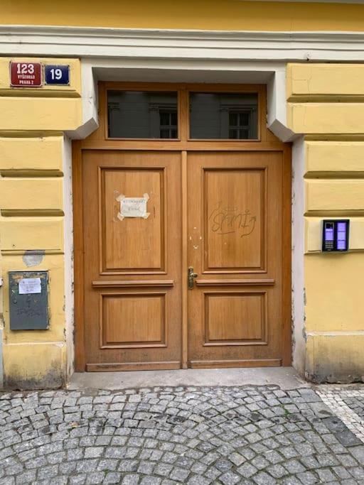 Helen Homestay Vysehrad ปราก ภายนอก รูปภาพ