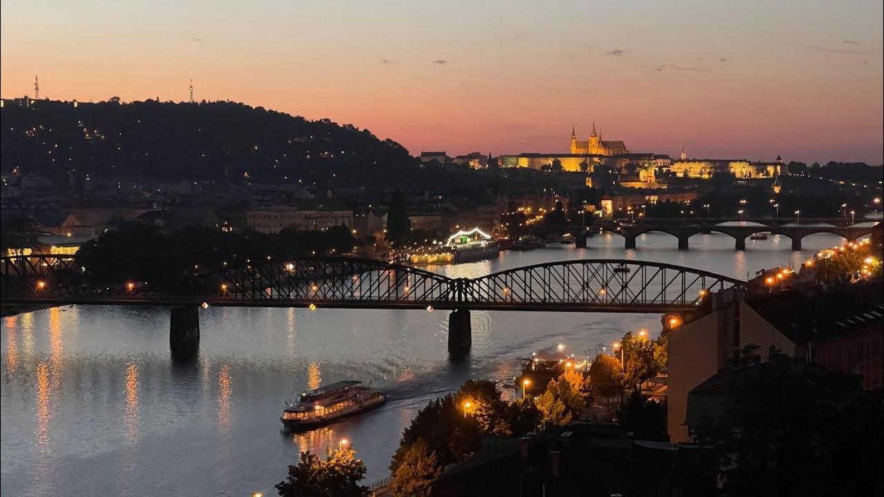 Helen Homestay Vysehrad ปราก ภายนอก รูปภาพ