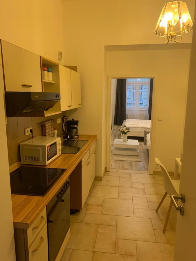 Helen Homestay Vysehrad ปราก ภายนอก รูปภาพ